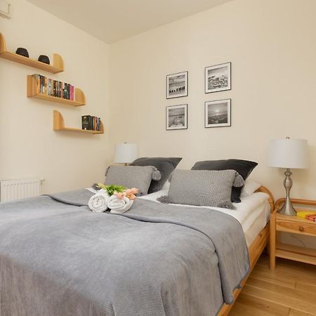 Osiedle Intenso Warszawa Wola By Noclegi Renters Ngoại thất bức ảnh